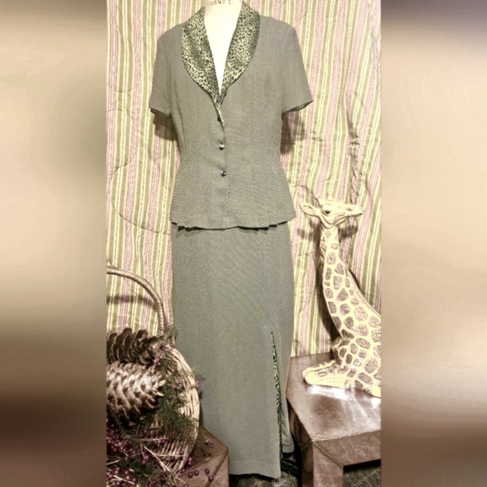 2 piece designer vintage skirt suit